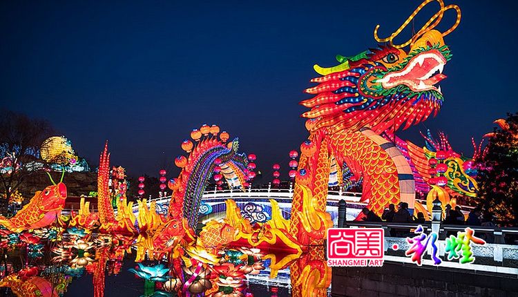 自貢燈會如何在保持傳統(tǒng)文化內核的基礎上堅持局部創(chuàng)新？