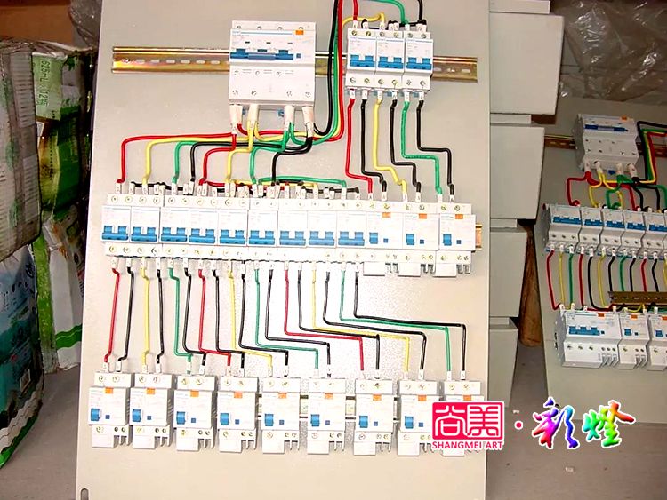 舉辦燈會用的彩燈是用三相電還是兩相電？