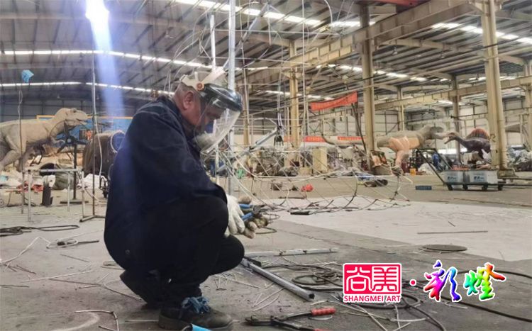 彩燈制作師傅的優(yōu)秀品質(zhì)如何提升？