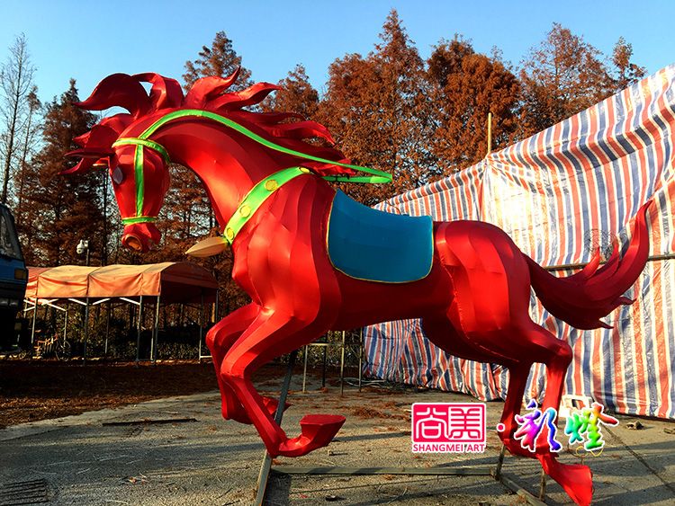 Why are Chinese lanterns considered the best in the world？